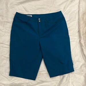 Annika C23 Cutter & Buck Shorts Size 10